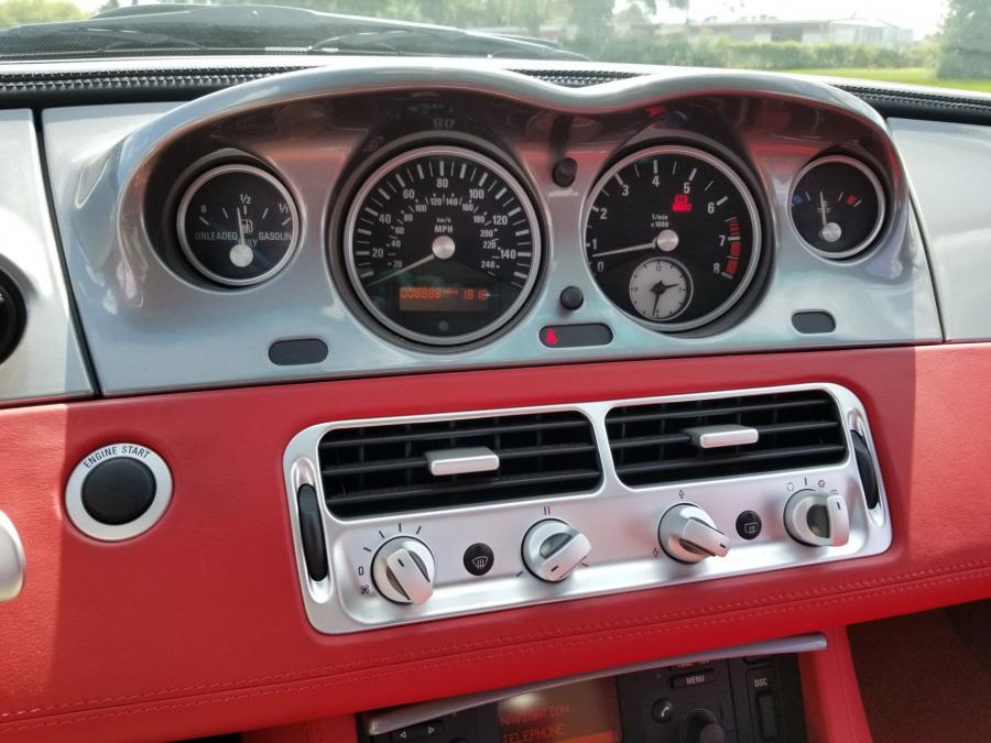 Панель приборов BMW Z8 (E52) 2001 года  (фото 61 из 98)